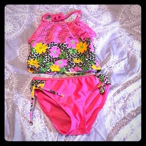 Child’s size 5 two piece